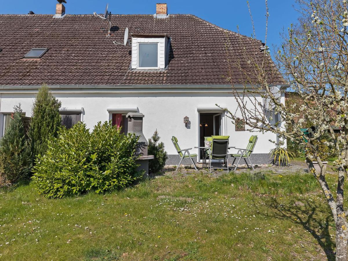 Elegant Apartment With Garden In Gingst Exterior foto